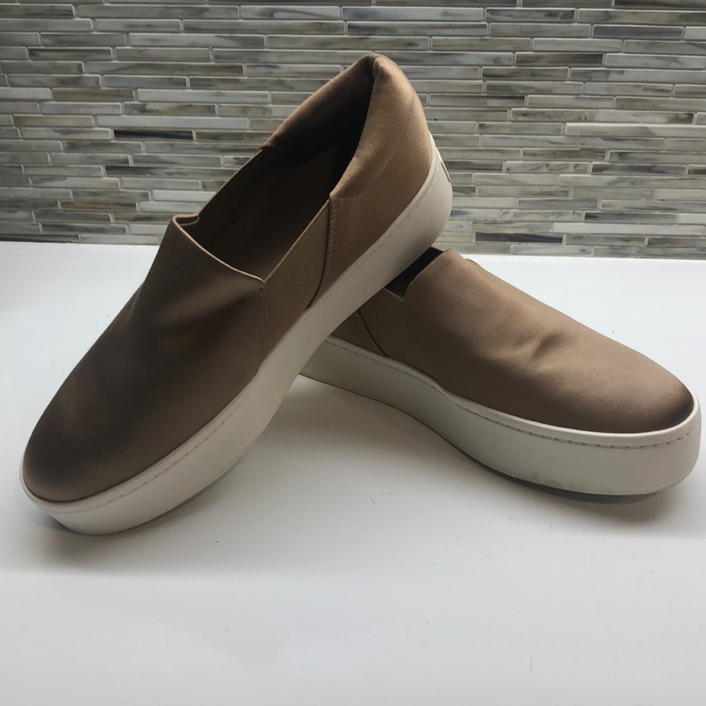 NWOT Vince Warren platform slip on sneakers